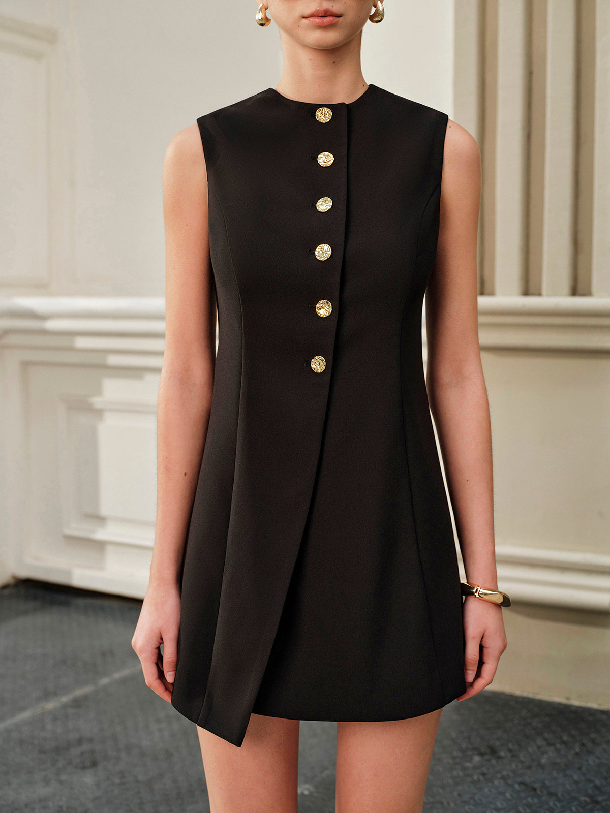 Asimetrik Bağcıklı Metal Düğmeli Elbise