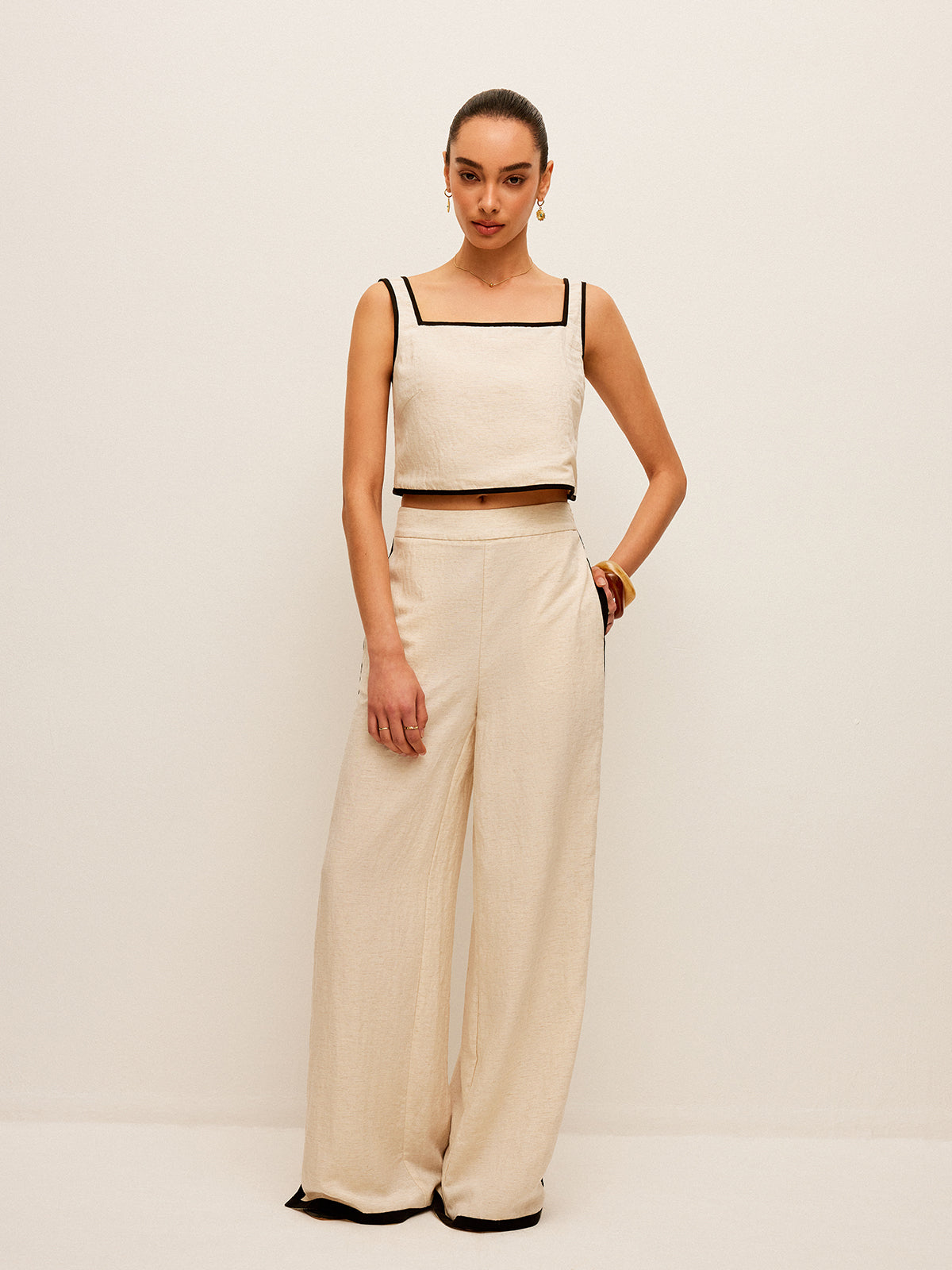 Pamuk Ve Keten Kontrast Kenarlı Kare Yakalı Tank Top