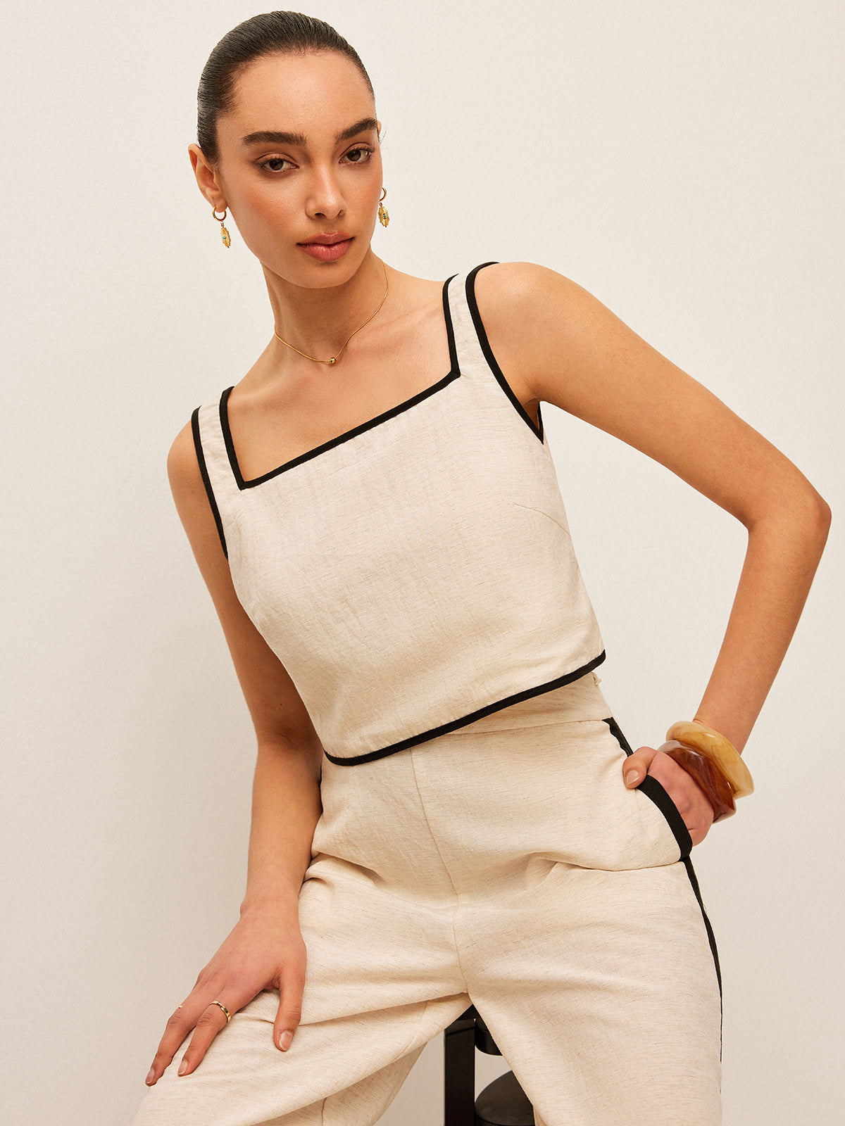 Pamuk Ve Keten Kontrast Kenarlı Kare Yakalı Tank Top