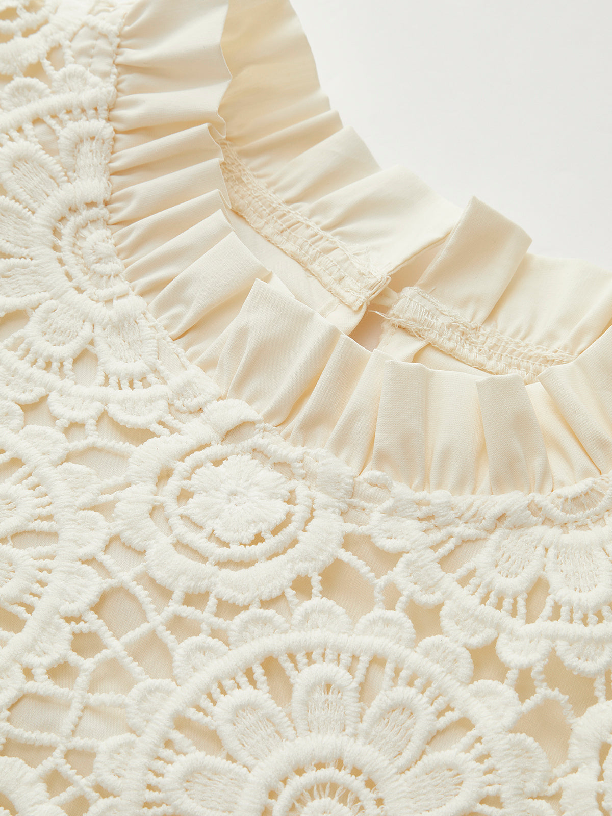 Kolsuz Dantelli Dantel Üst Ve Volanlı Kenar