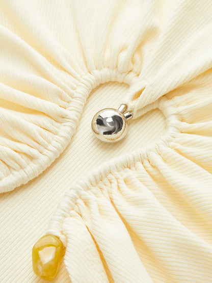 Kesikli Buruşuk Metal Detaylı Kaburgalı Tişört