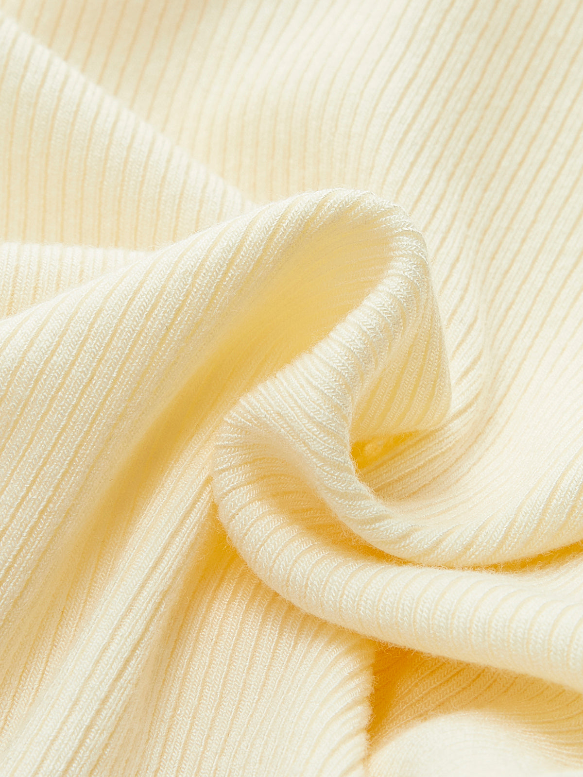 Kesikli Buruşuk Metal Detaylı Kaburgalı Tişört