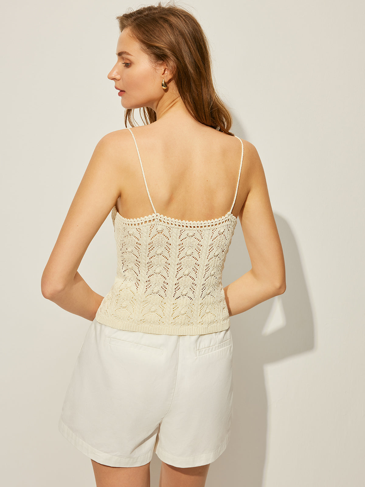 Dekor Düğmeli Tığ Örgü Yelek