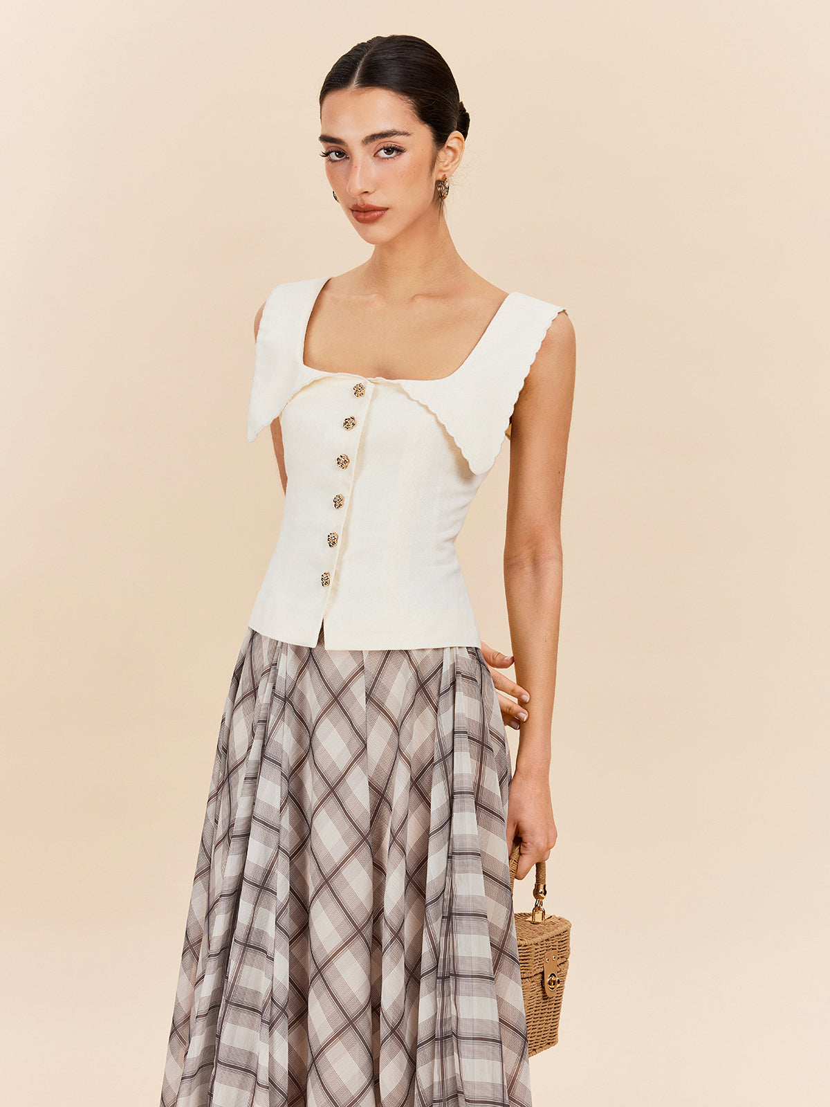 Pamuk Ve Keten Taraklı Yaka Düğmeli Üst