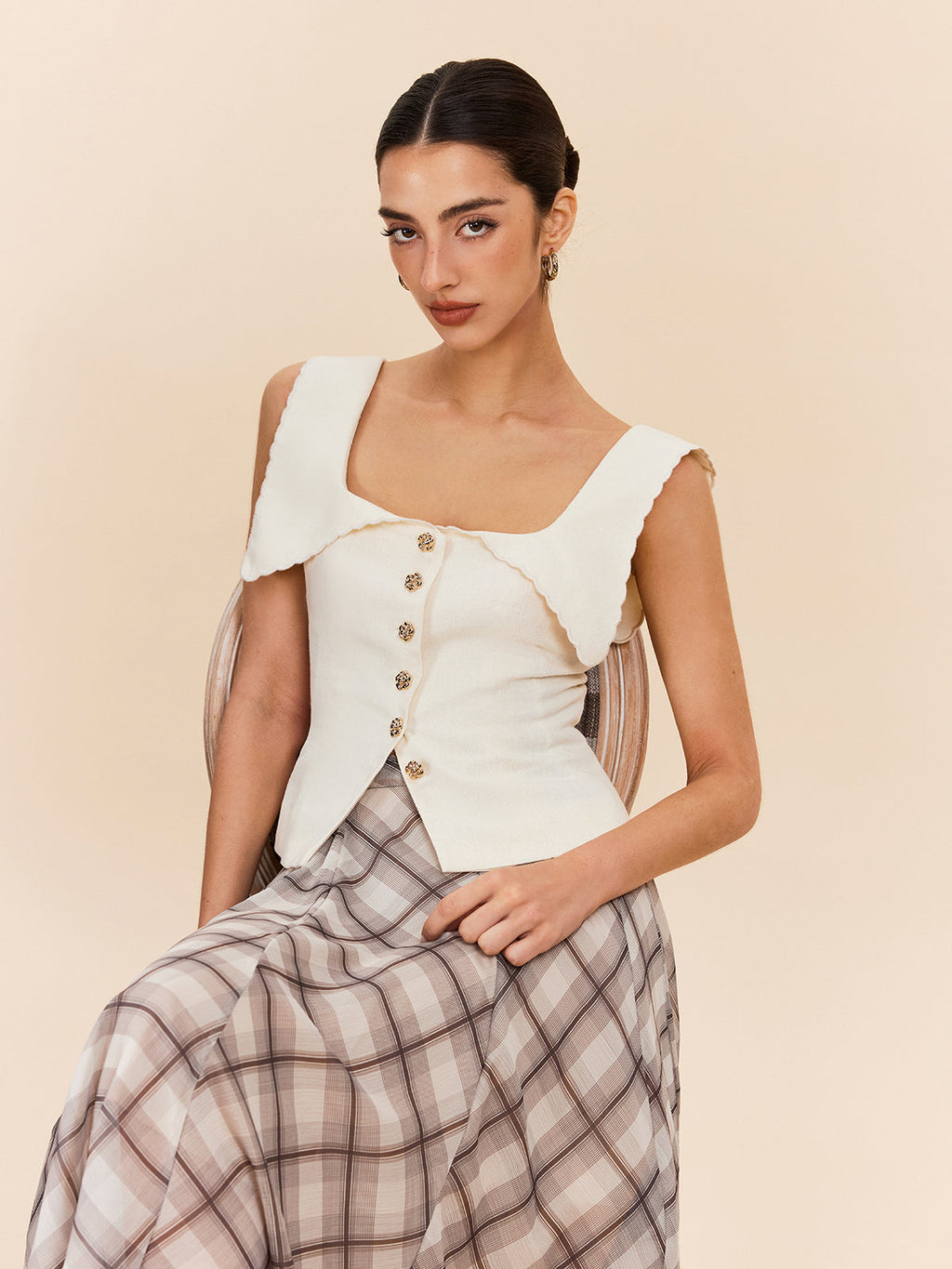 Pamuk Ve Keten Taraklı Yaka Düğmeli Üst