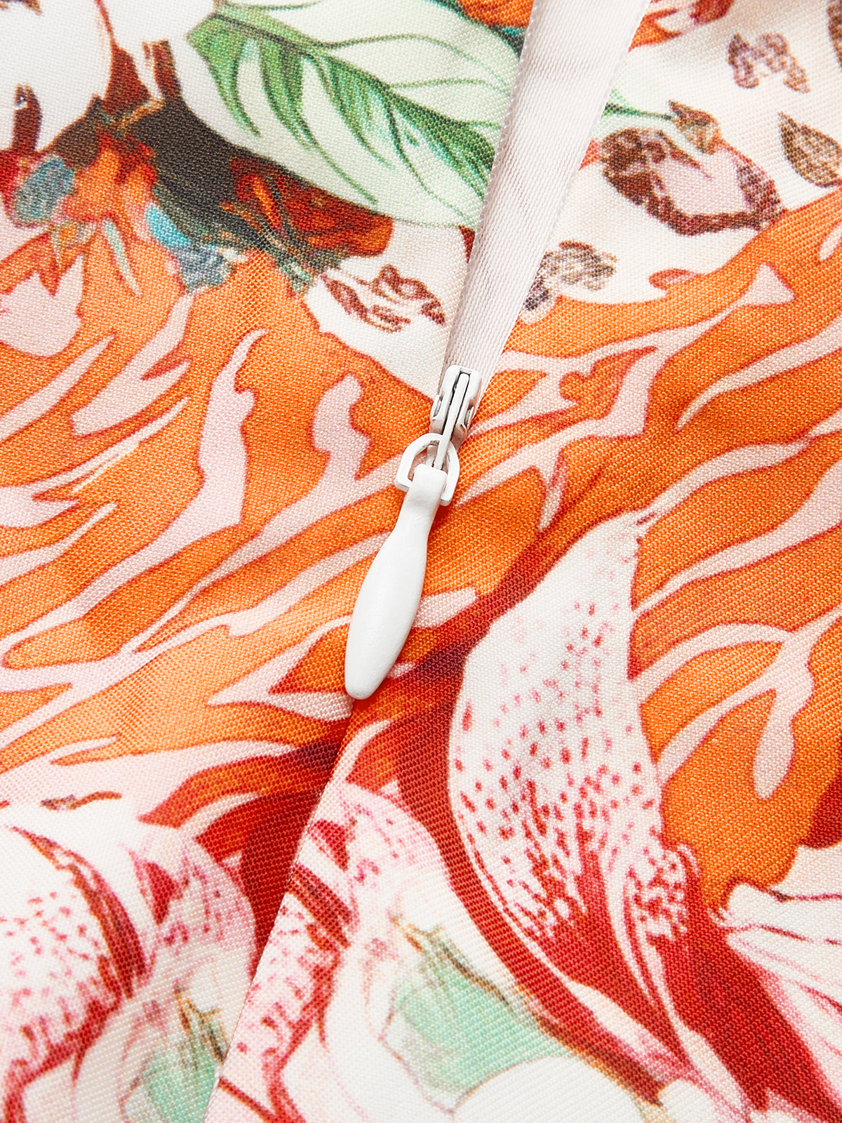 Çiçek Desenli Çapraz Sırtlı Elbise