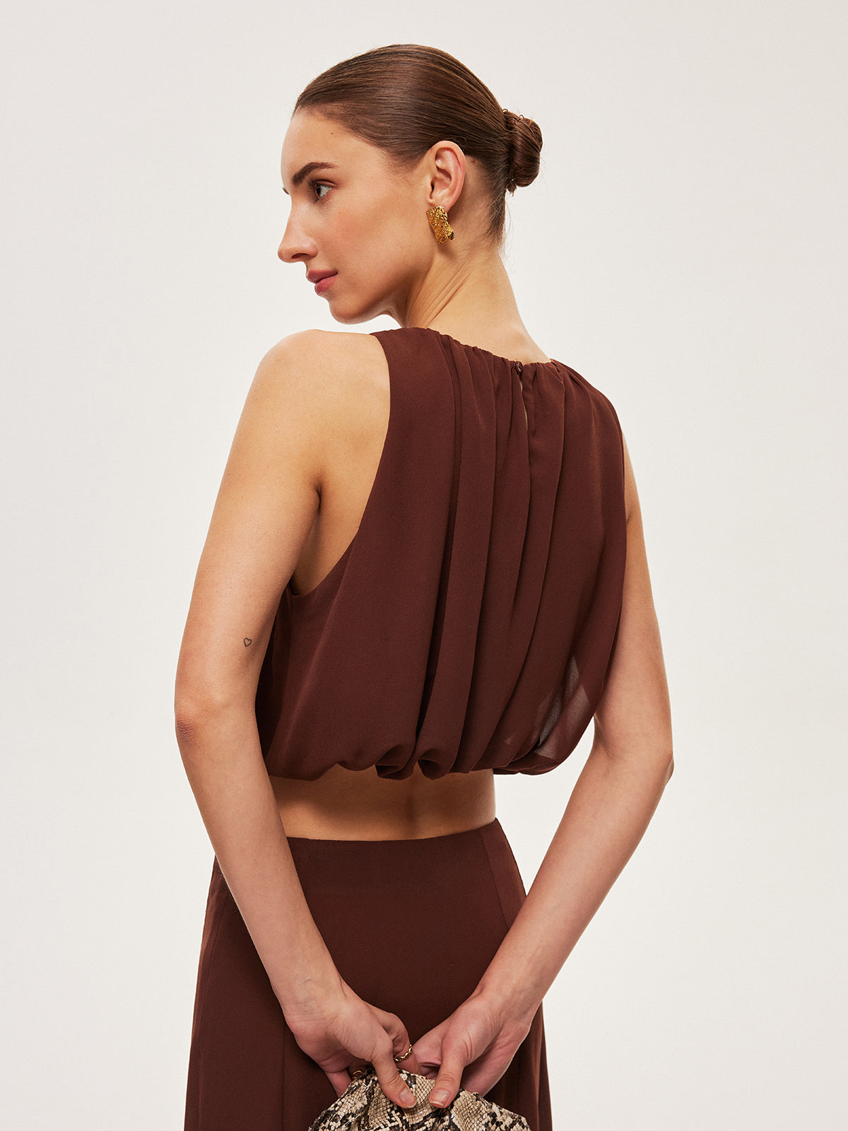 Şifon Kolsuz Kısa Üst