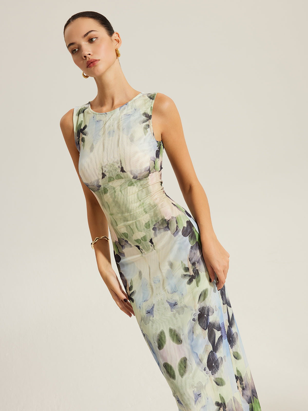 Çiçek Desenli Kolsuz File Elbise