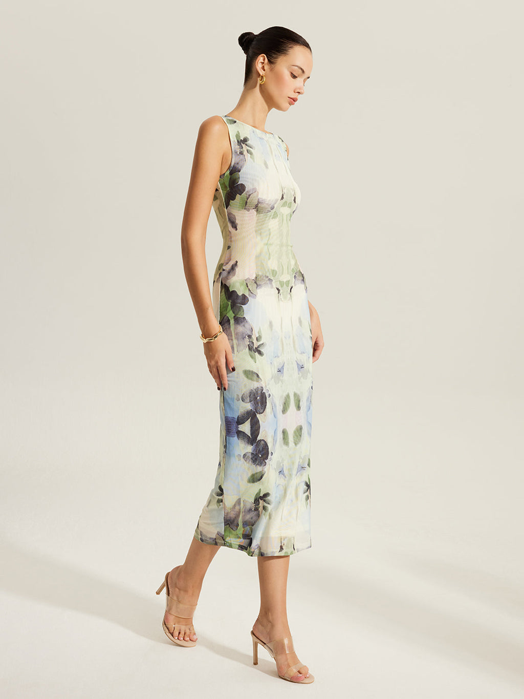 Çiçek Desenli Kolsuz File Elbise