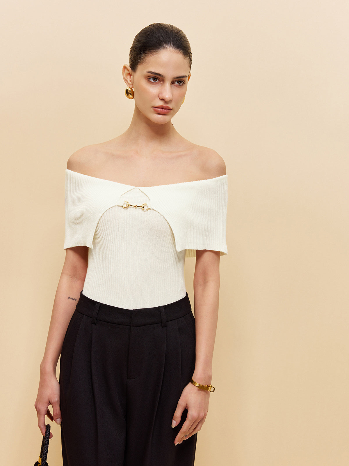 Omuzdan Bağlamalı Zincir Detaylı Yivli Örgü Üst