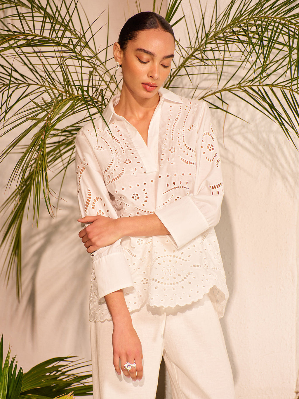 Pamuklu Gözlü İşlemeli Yarı Şeffaf Üst