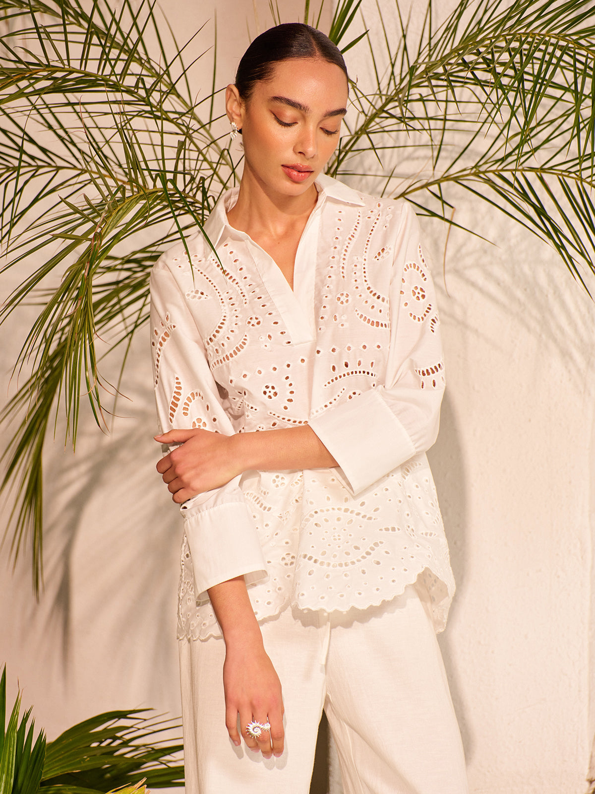 Pamuklu Gözlü İşlemeli Yarı Şeffaf Üst