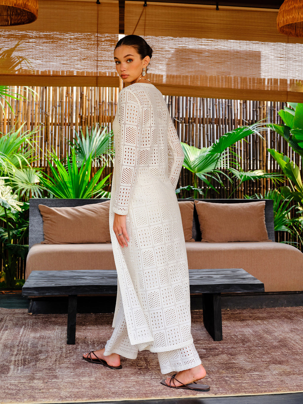 Yarı Şeffaf Tığ İşi Düğmeli Üst