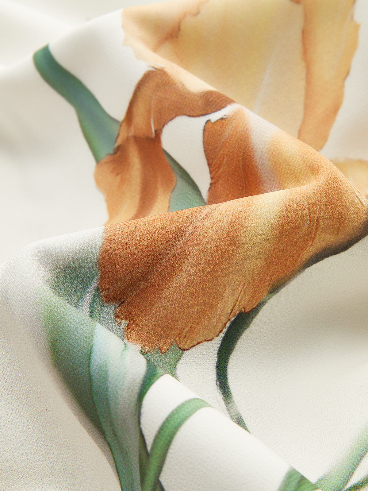 Çiçek Desenli Yan Bağcıklı Askılı Elbise