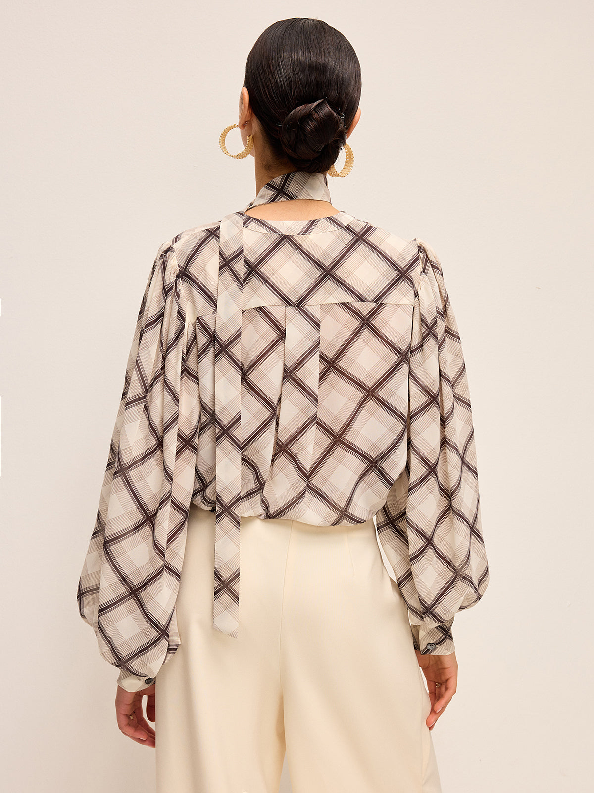 Boyun Bağlama Detaylı Uzun Kollu Ekose Şifon Gömlek