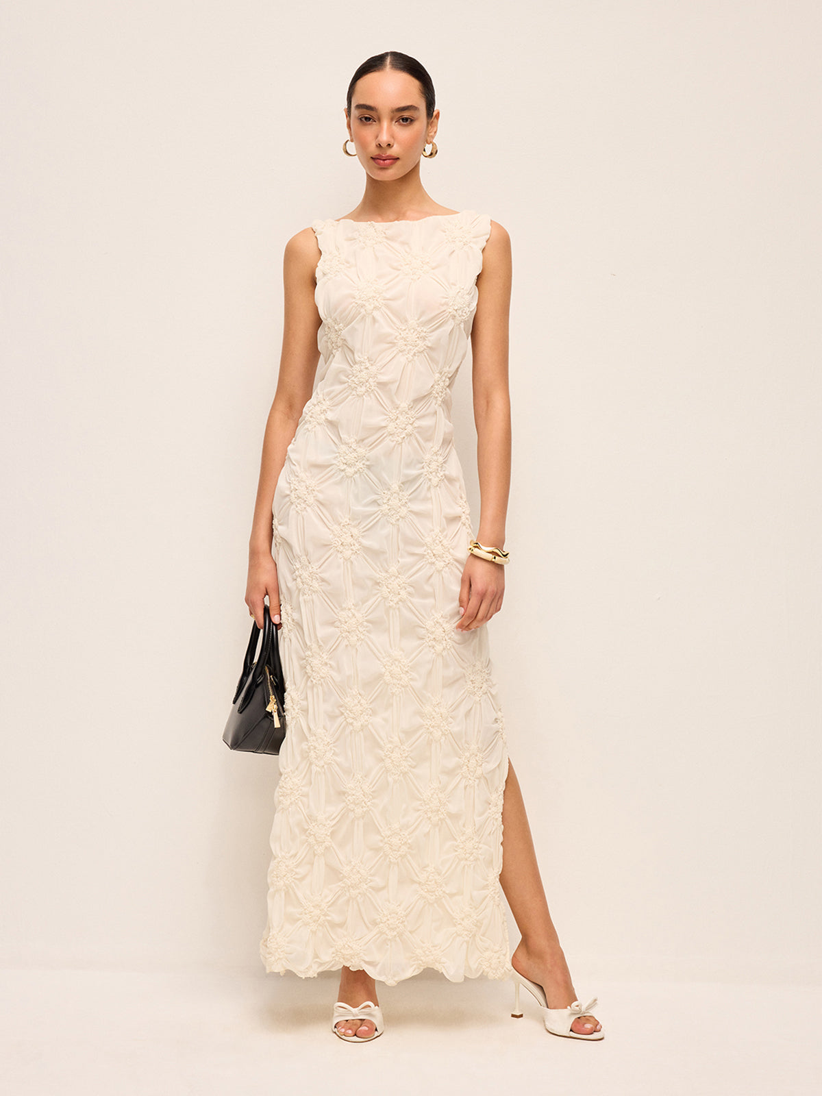 Zarif İşlemeli Yırtmaçlı Uzun Elbise