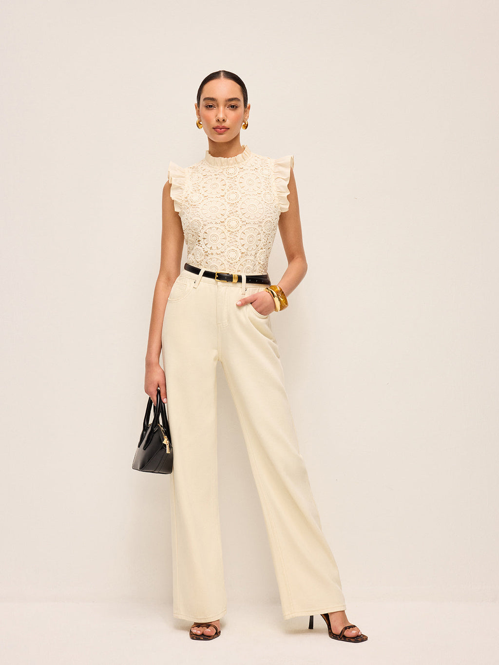 Kolsuz Dantelli Dantel Üst Ve Volanlı Kenar