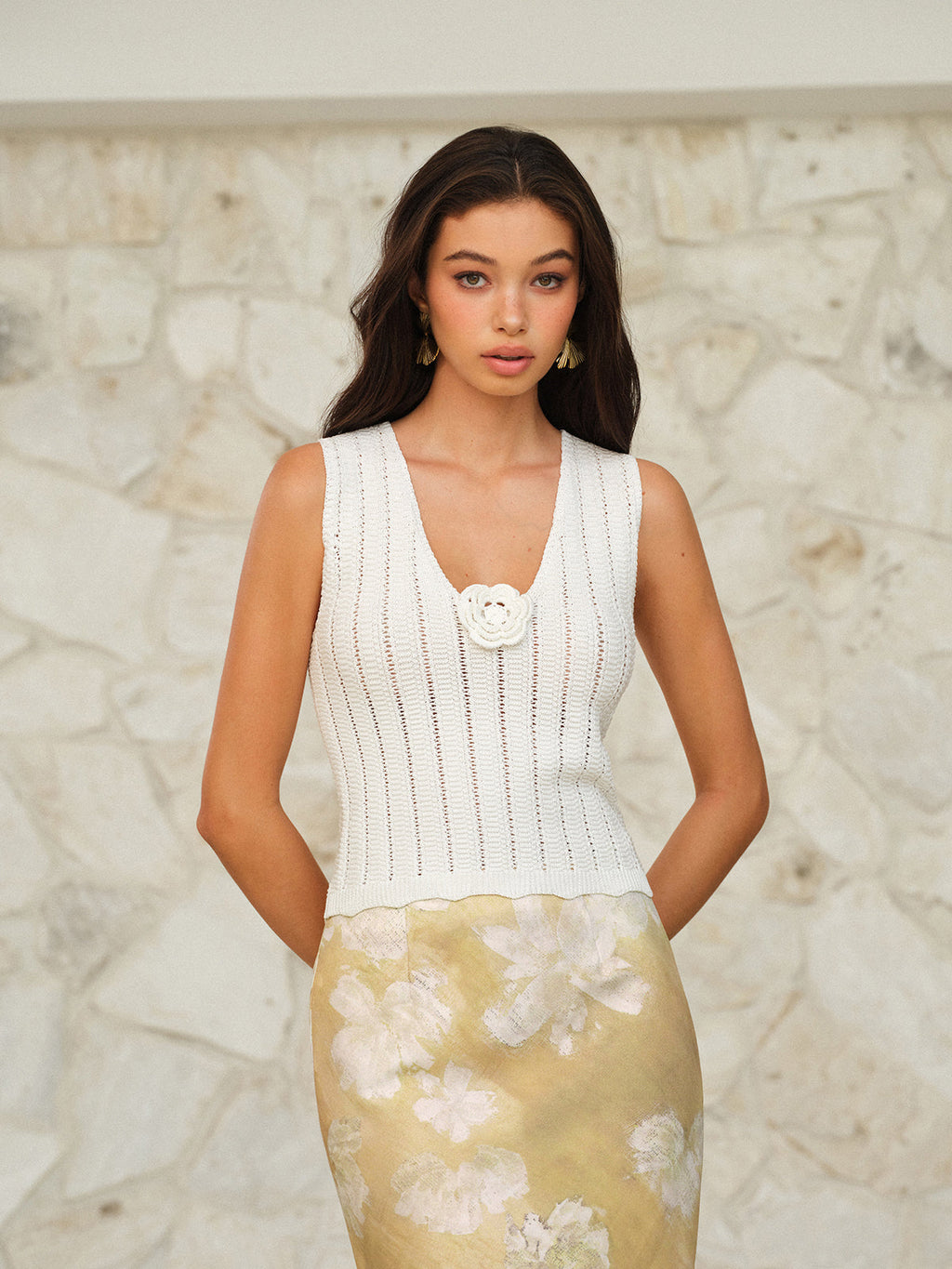 Çiçek Süslemeli Kolsuz Kazak Yelek