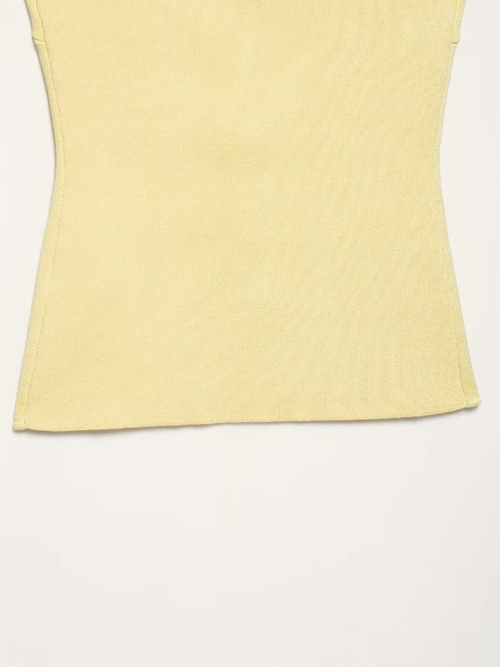 Kavisli Etek Ucu Yivli Örgü Yelek