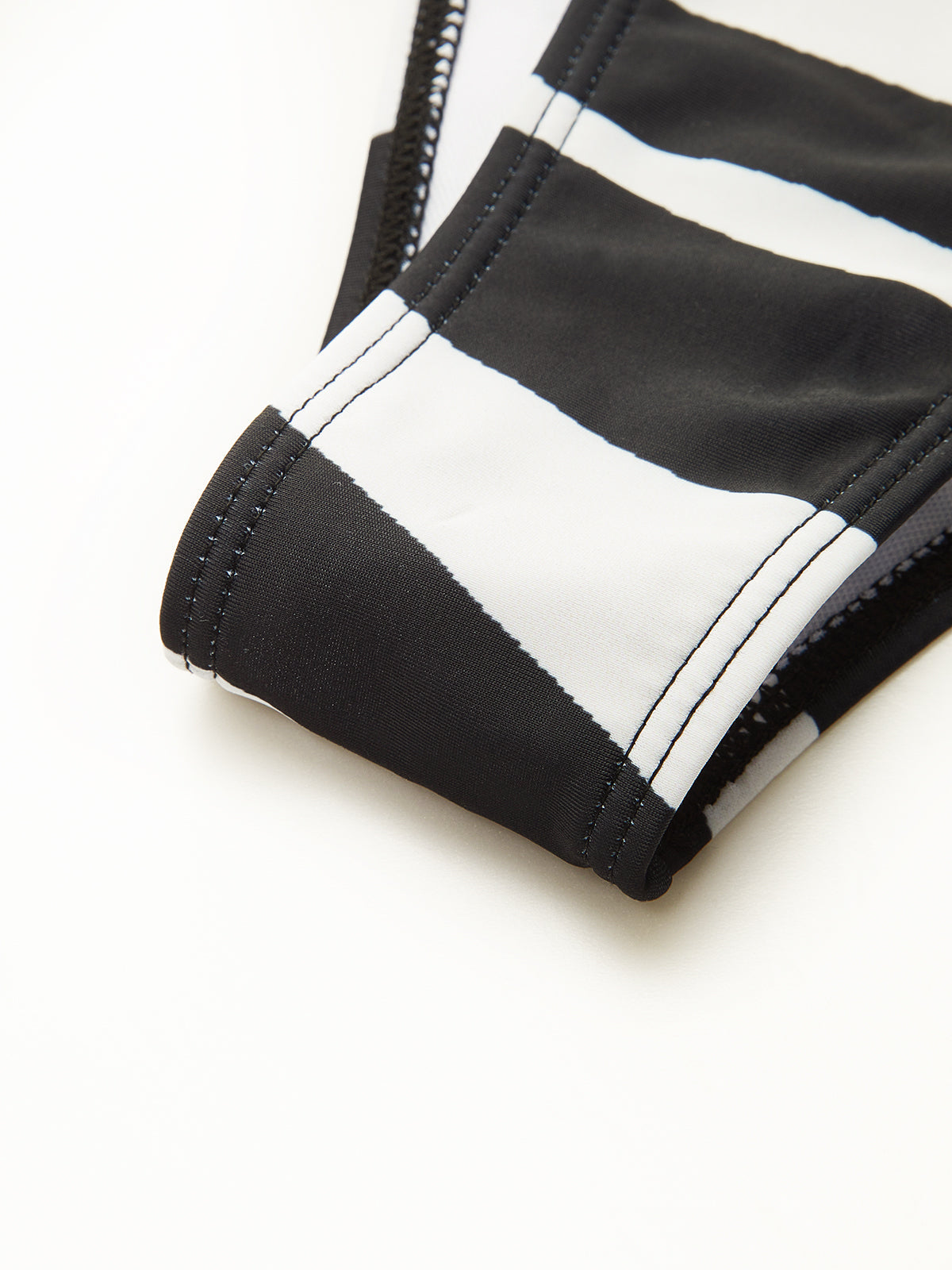 Çizgili Üçgen Bikini Takımı