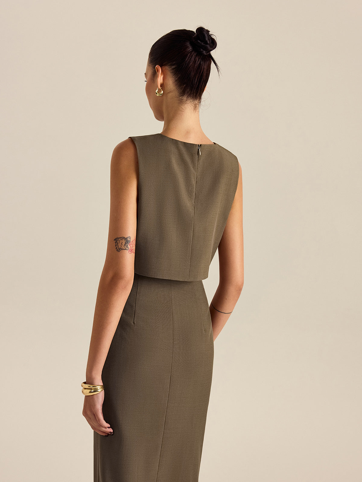 Kolsuz Yuvarlak Yaka Kısa Üst