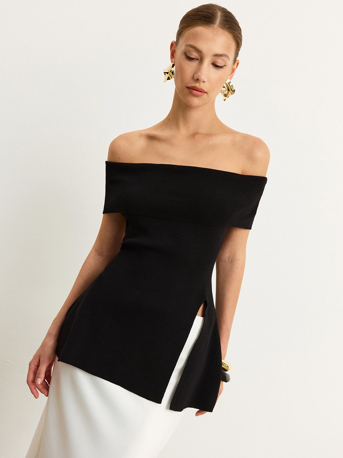 Omuzları Açık Yırtmaçlı Örgü Üst