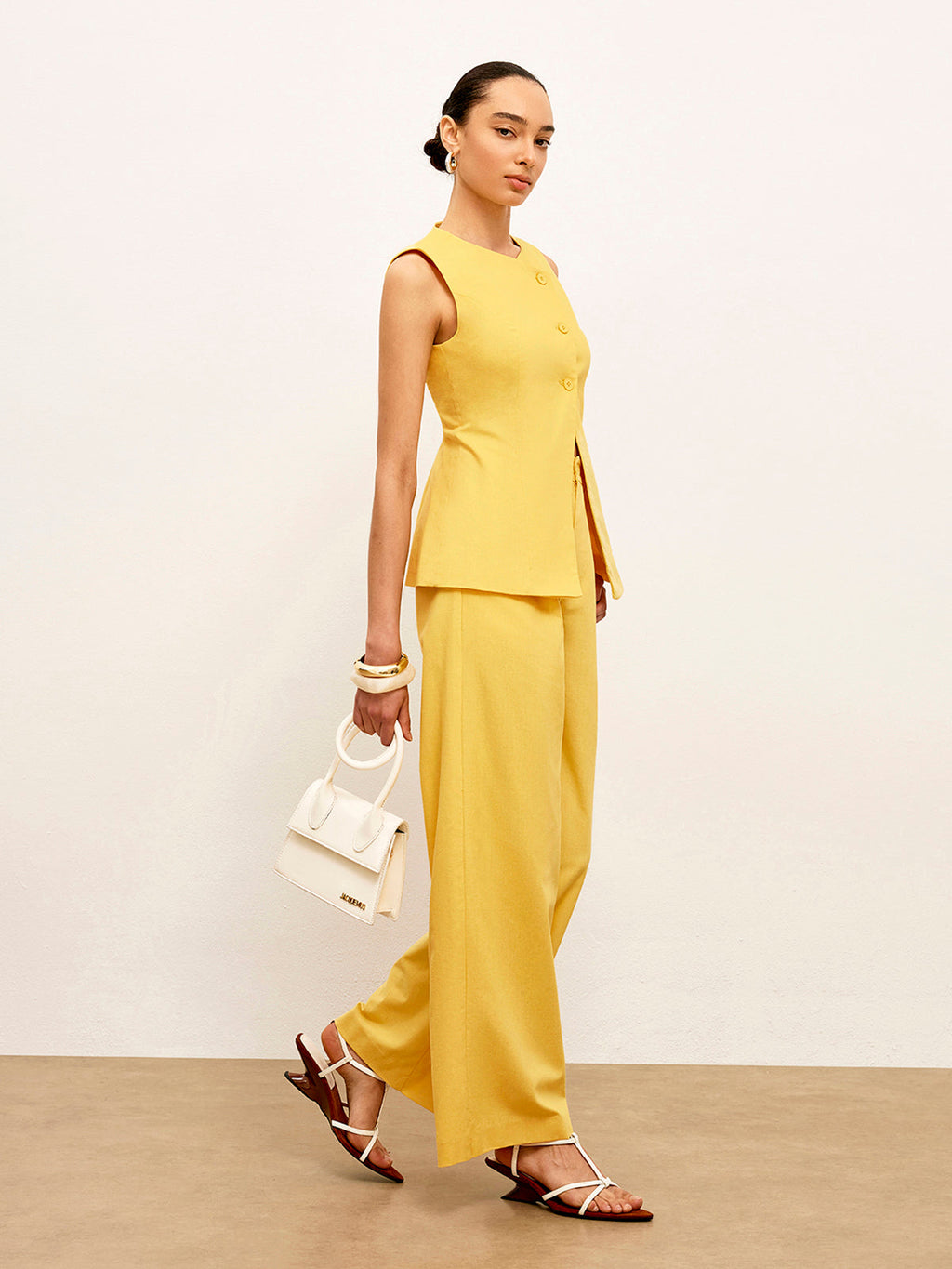 Keten Ve Pamuklu Asimetrik Düğmeli Kolsuz Yelek