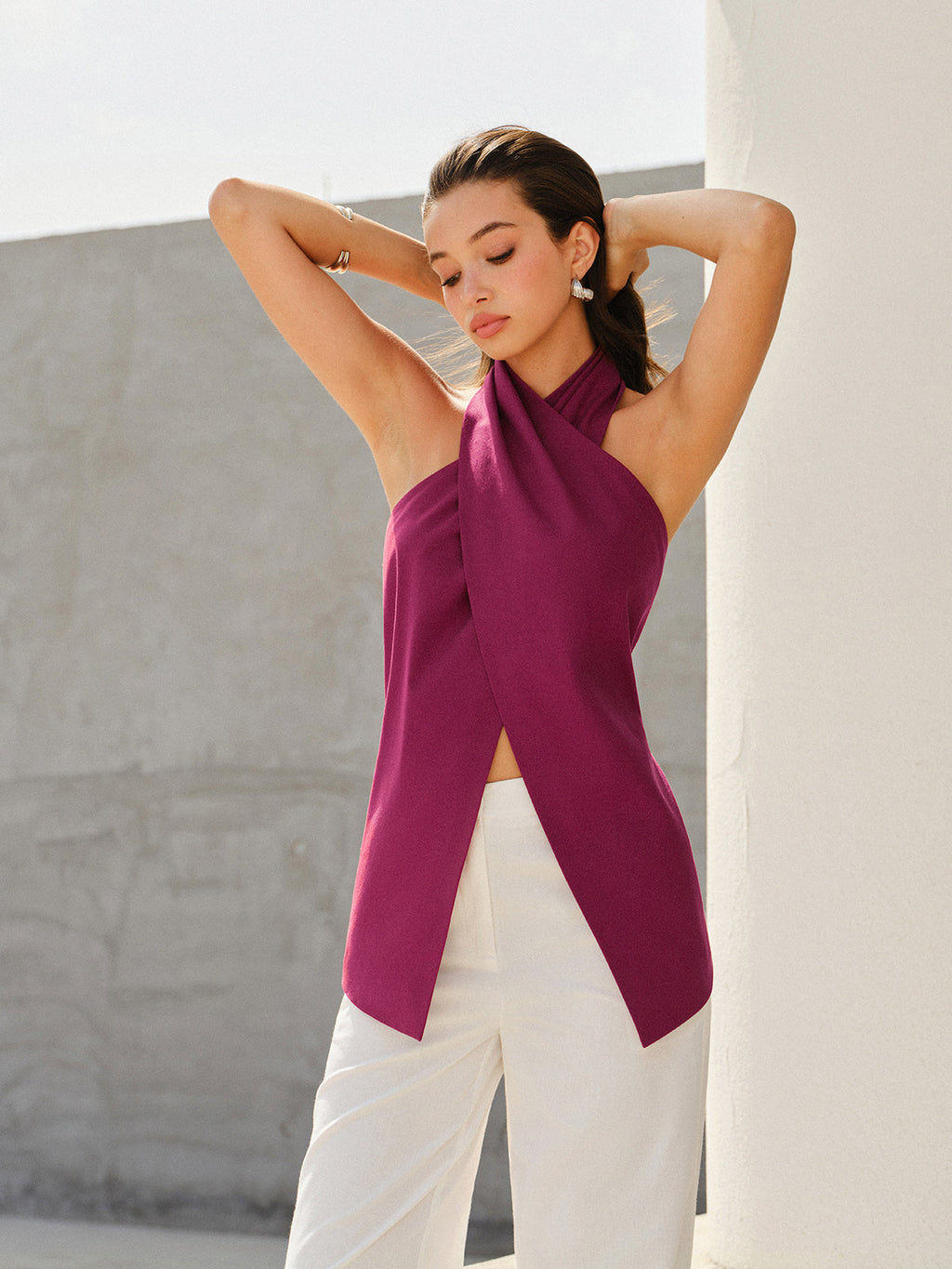 Halter Tarzı Çapraz Yaka Sırtı Açık Üst