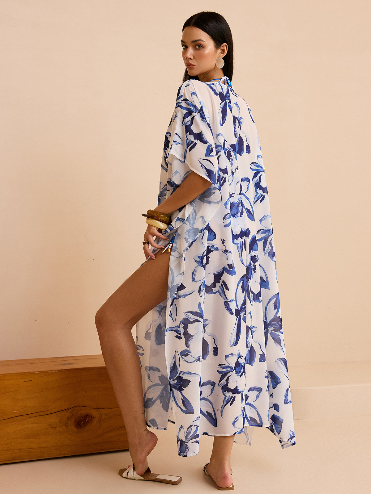 Önü Bağcıklı Şeffaf Çiçekli Kimono Örtüsü