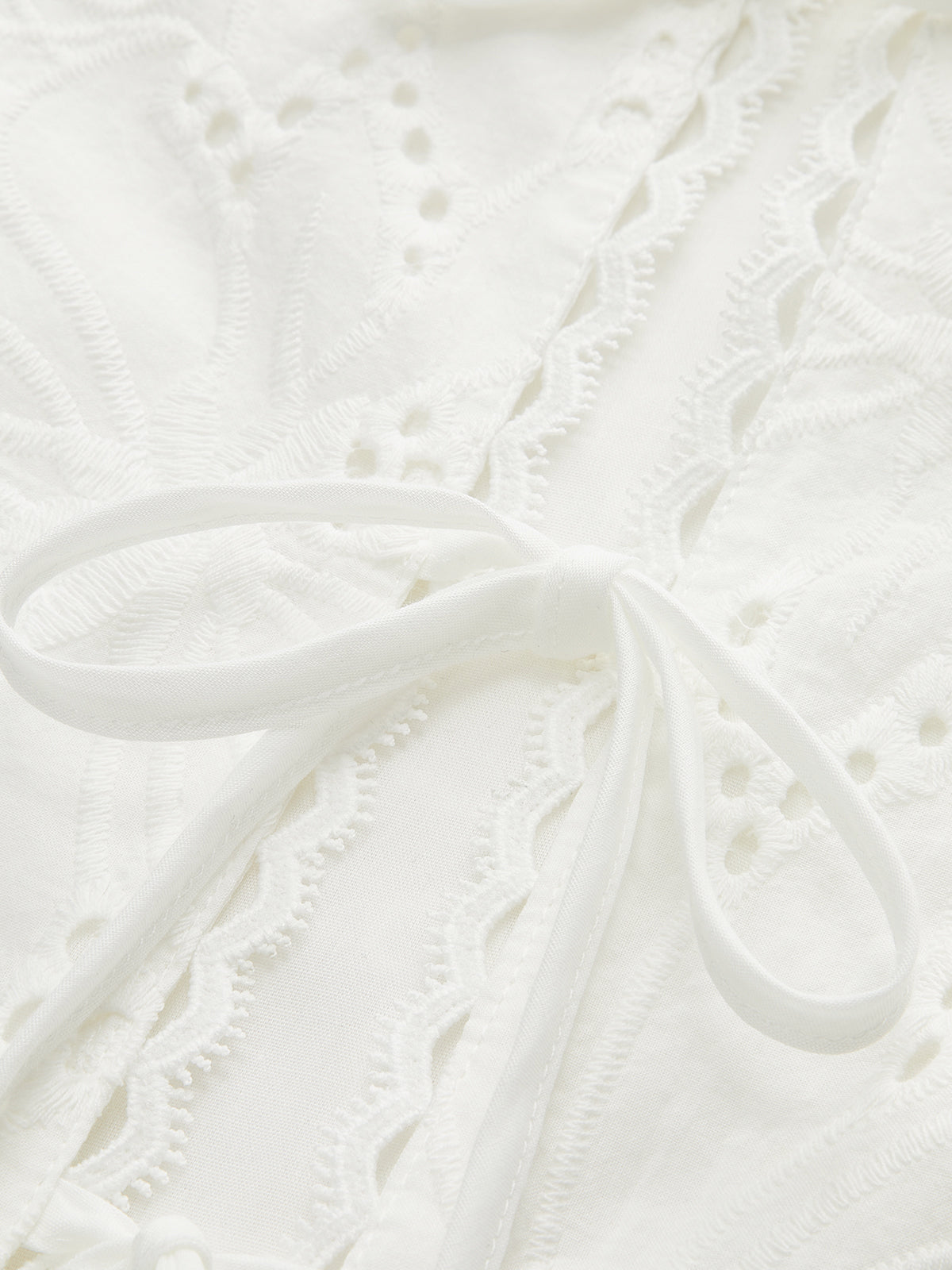 Kolsuz Gözlü Bağcıklı Kısa Üst