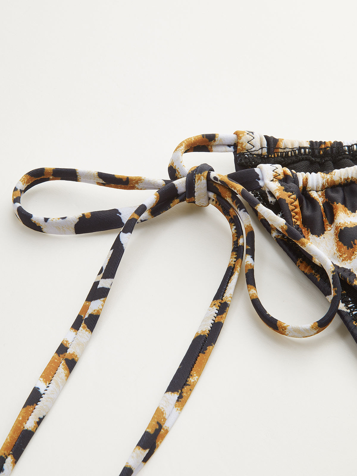 Leopar Desenli Bağcıklı Bikini Altı