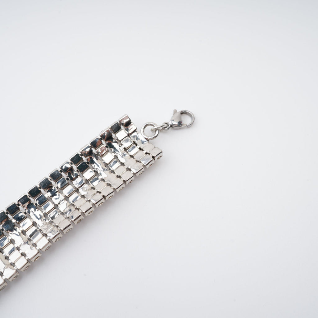 Laria Kristal Süslemeli Fiyonk Detaylı Kolye