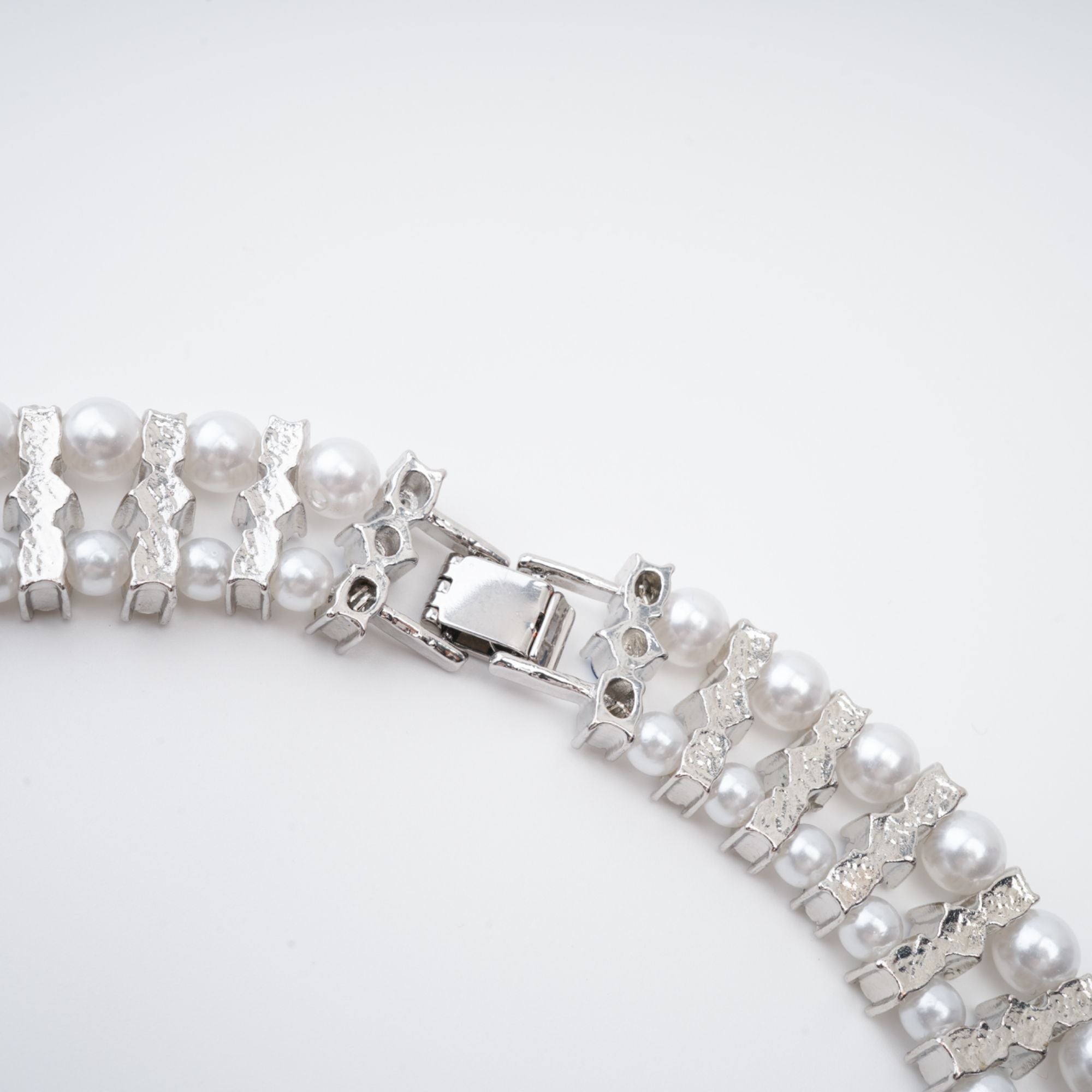 Alana Kristal Süslemeli Suni İnci Kolye