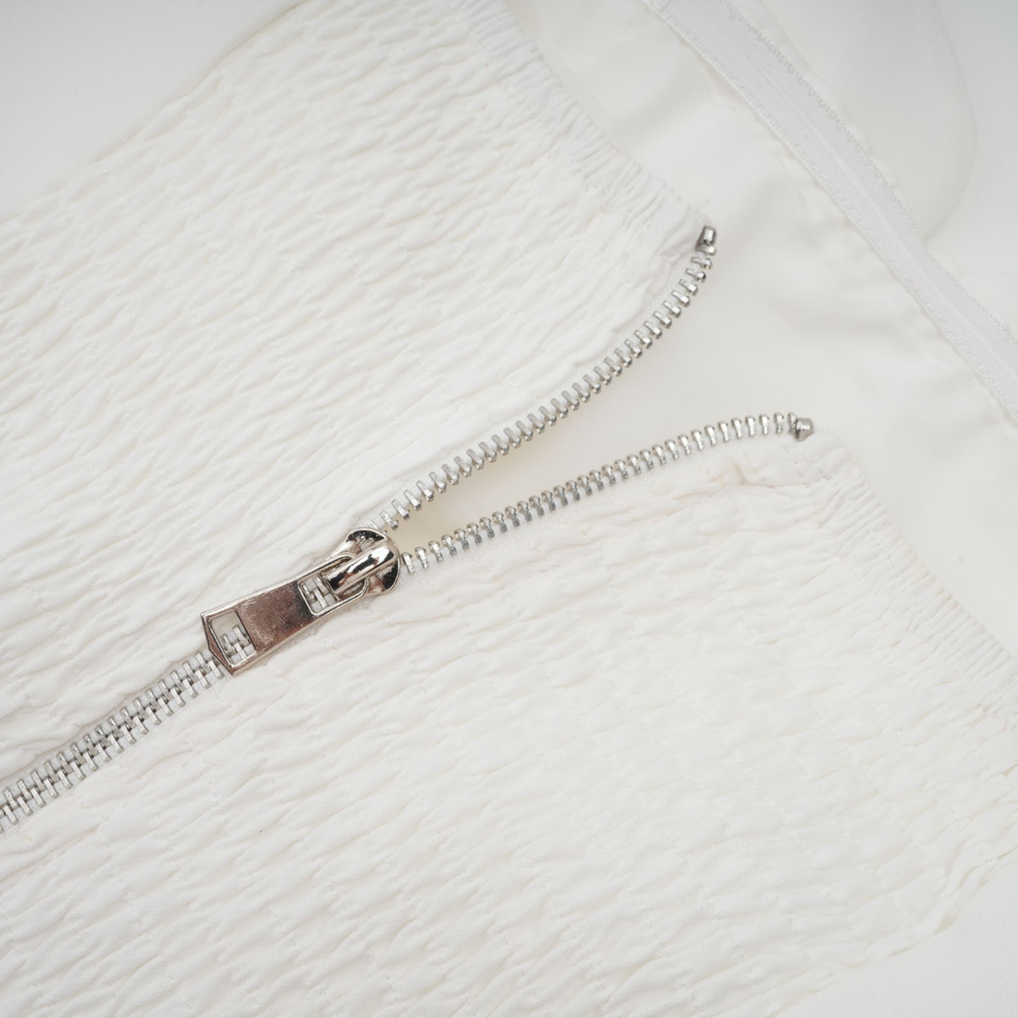 Pénélope Beyaz Çiçekli Düşük Omuzlu Üst