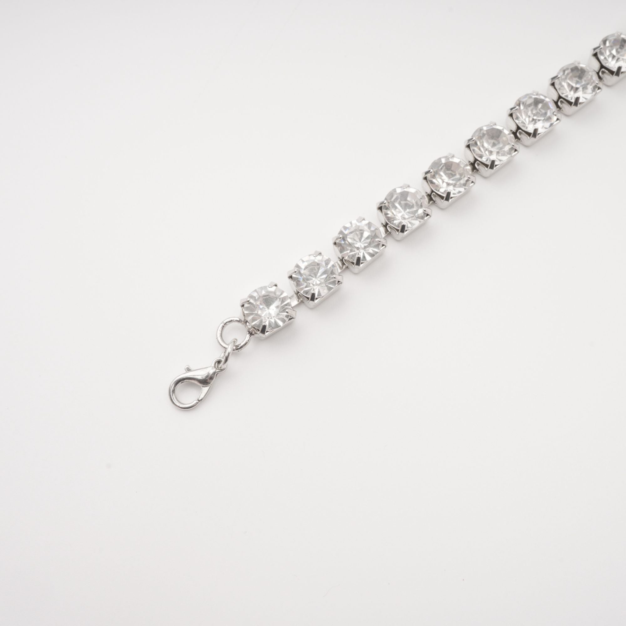 Aimée Kristal Süslemeli Suni Çiçek Kolye