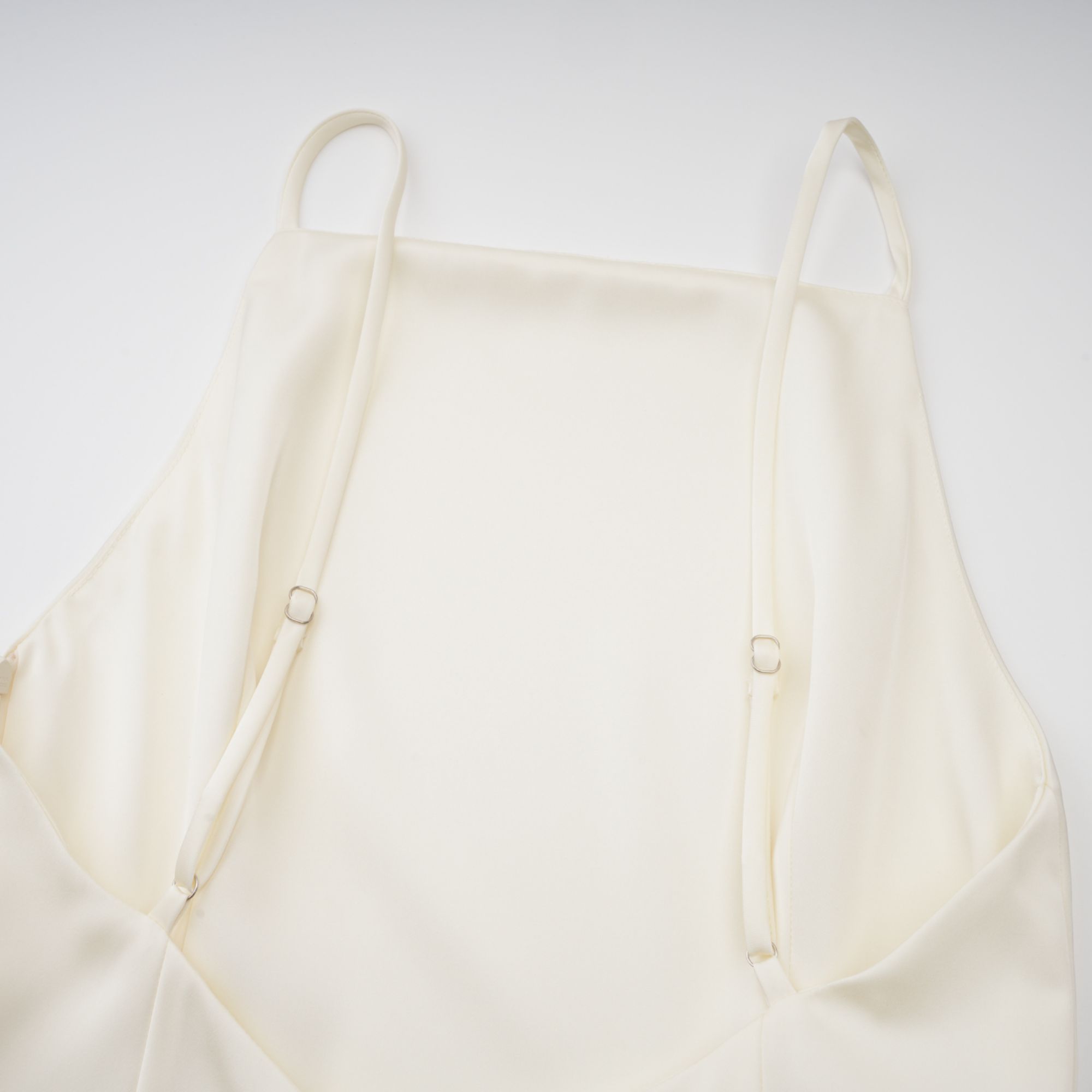 Lyna Beyaz Saten Fırfırlı Mini Elbise, Şal Panel Detaylı