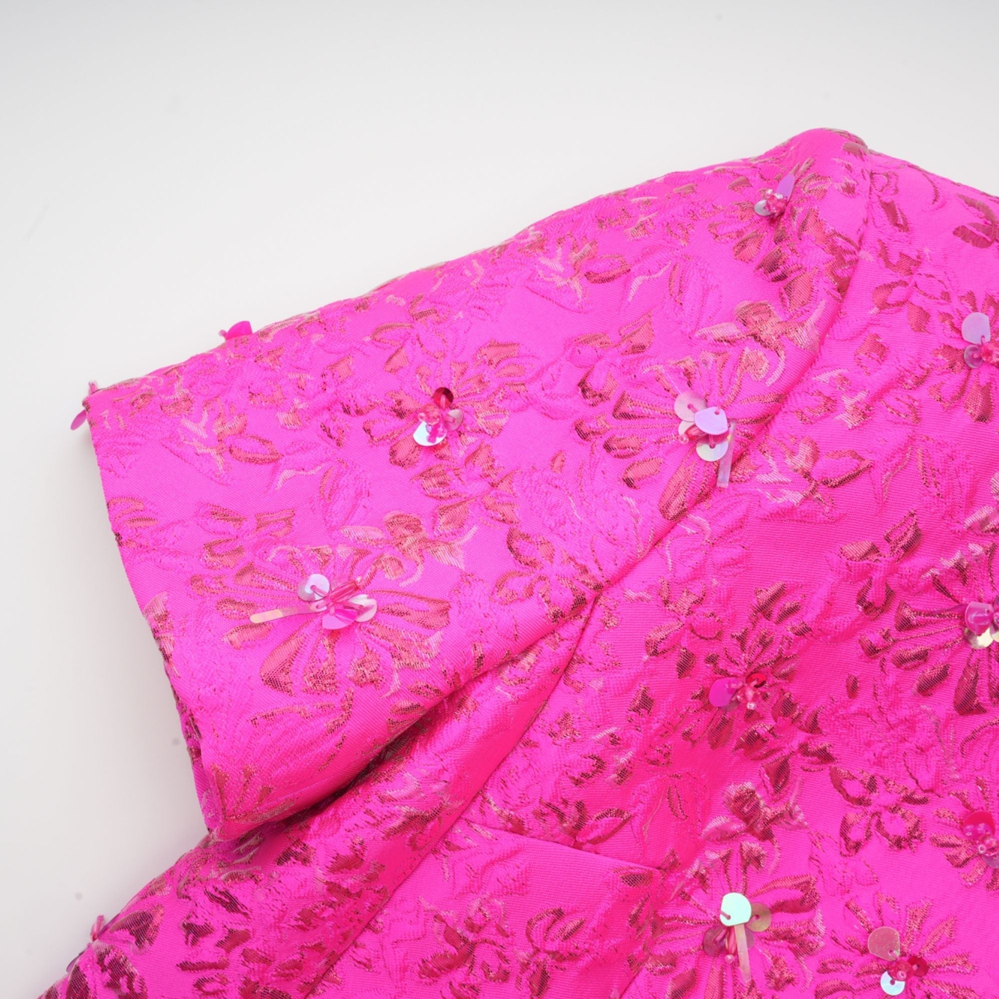 Floransa Tarzı Çiçek Aplikeli Mini Elbise