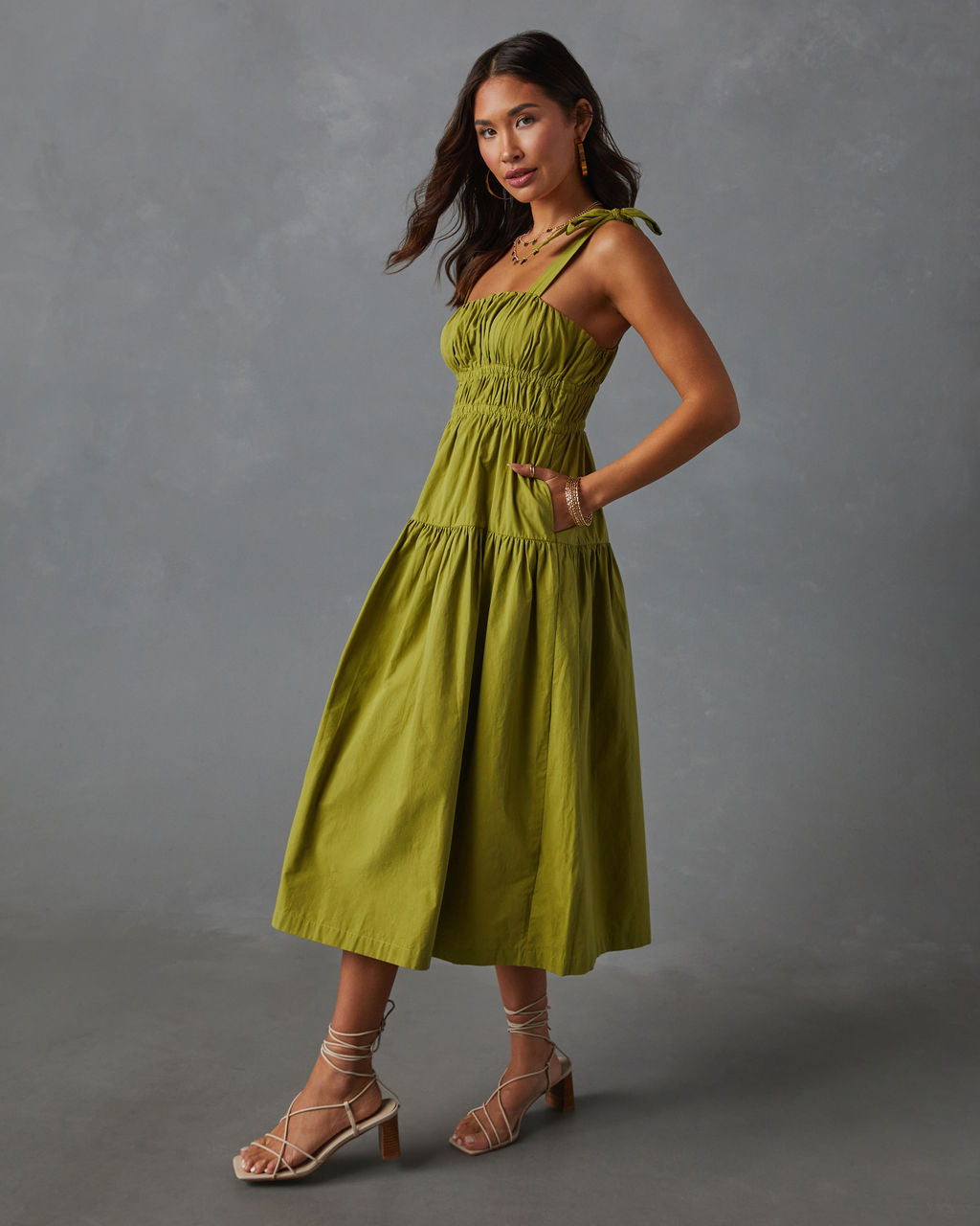 Briella Omuzdan Bağlamalı Katlı Midi Elbise