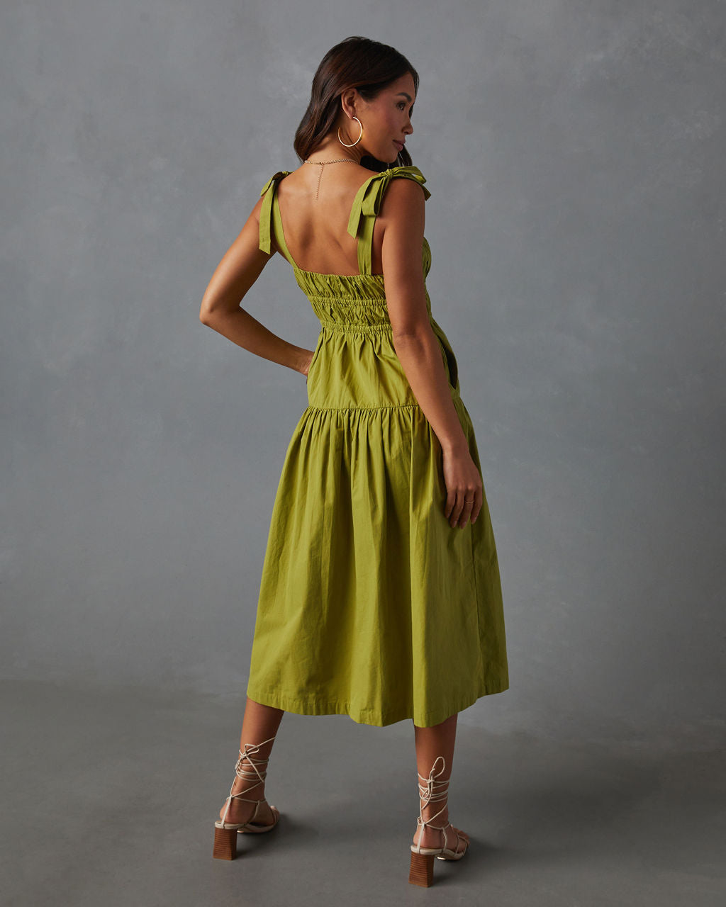 Briella Omuzdan Bağlamalı Katlı Midi Elbise