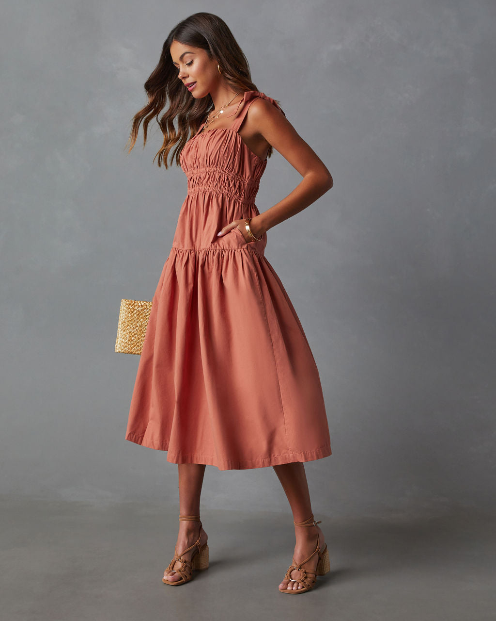 Briella Omuzdan Bağlamalı Katlı Midi Elbise