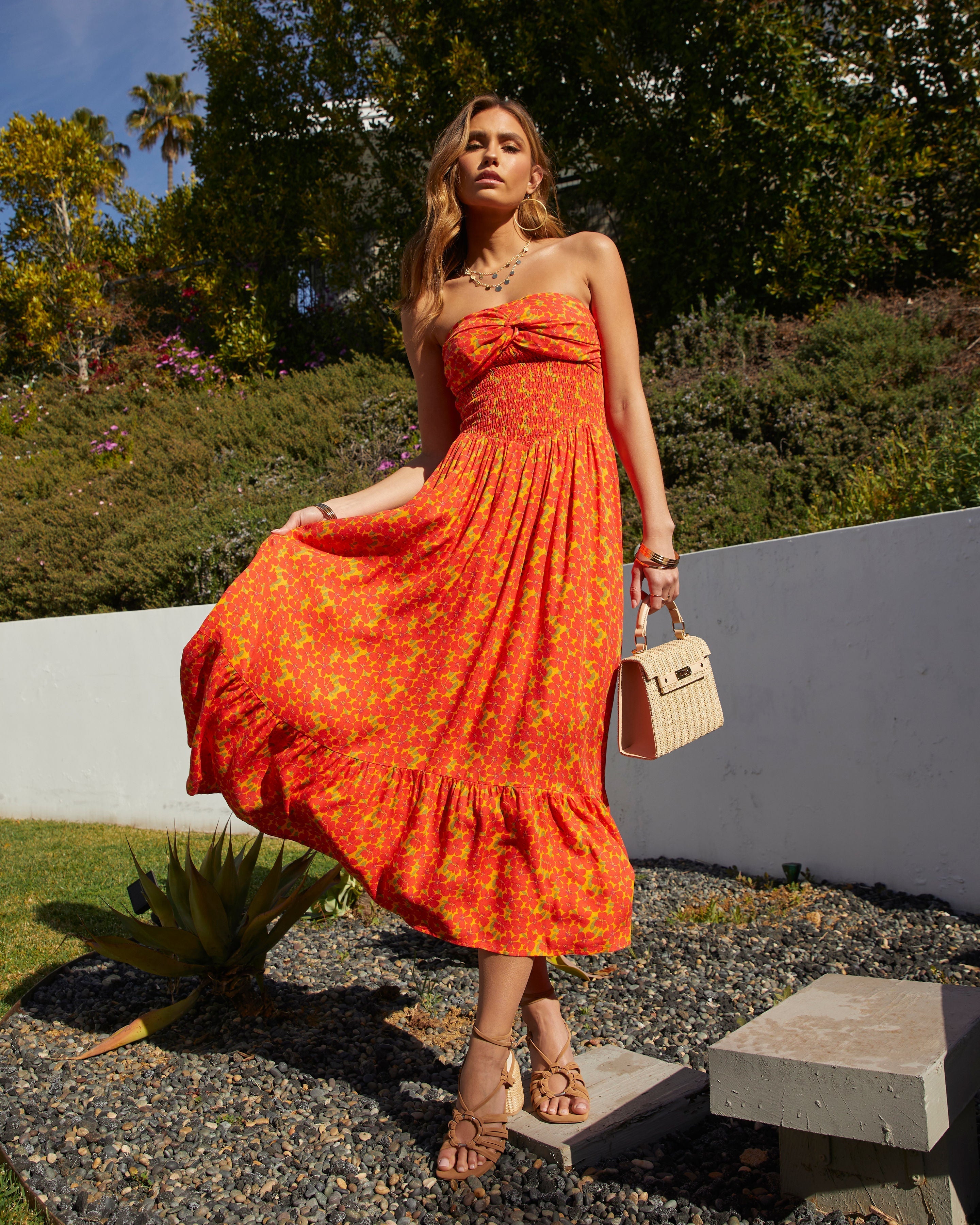 Lynelle Straplez Çiçek Büzgülü Midi Elbise