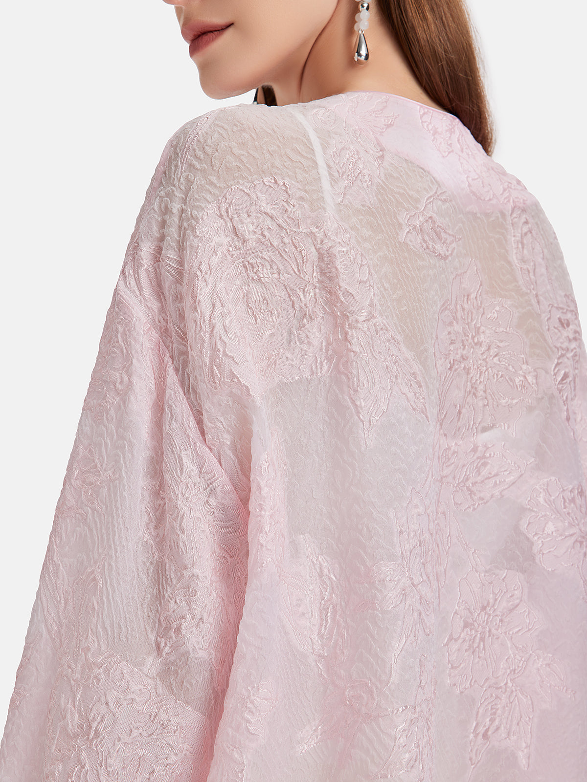 İpek Jakar İşlemeli Hırka