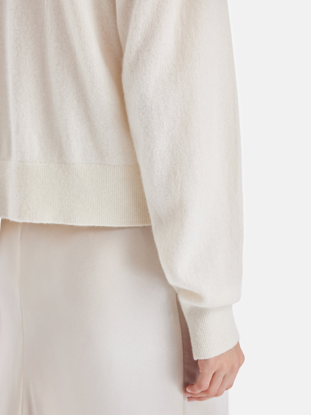 Dantel Çiçek İşlemeli Kaşmir Hırka