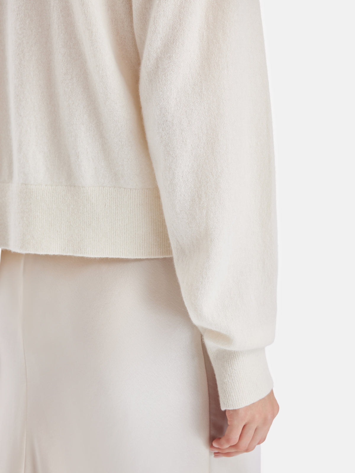 Dantel Çiçek İşlemeli Kaşmir Hırka