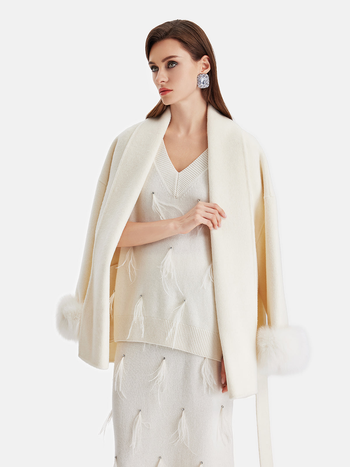 Minimalist Peluş Manşetli Ceket