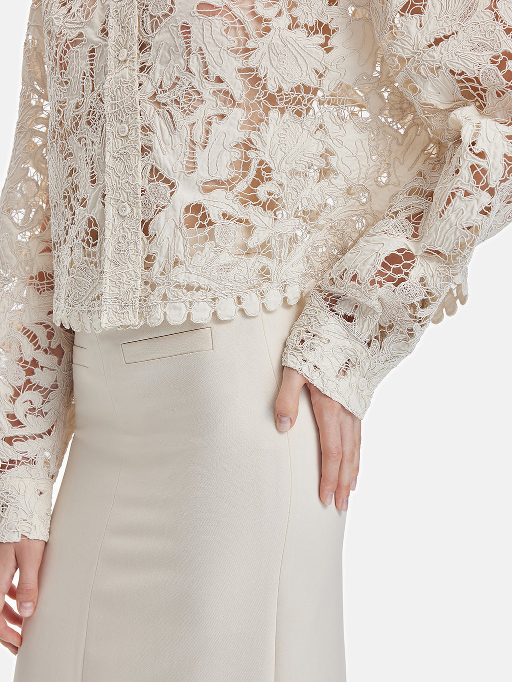 %100 Pamuk Kısa Kesim Dantel Bluz