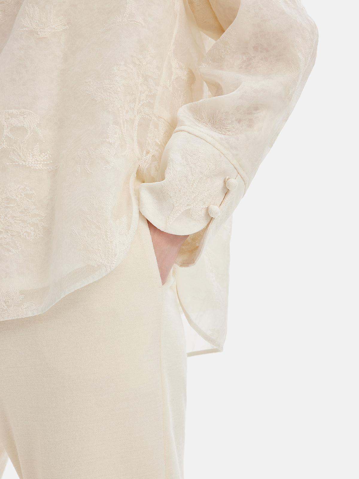 İpek İşlemeli Oryantal Esintili Üst