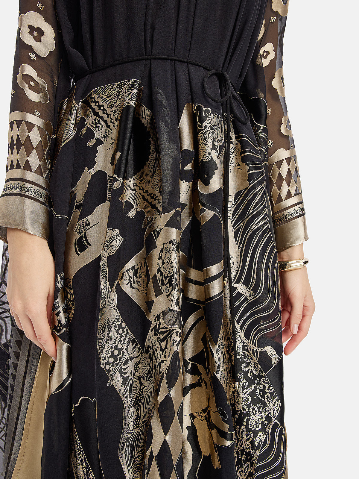 Vintage Siyah Ve Altın Baskılı Batwing Pelerin Elbise