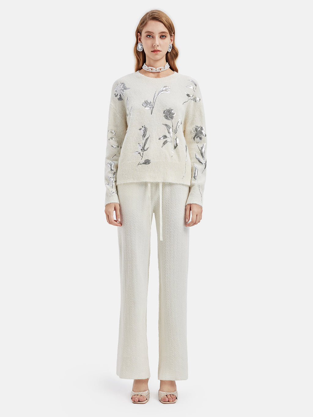 Gümüş Çiçek İşlemeli Triko Kazak