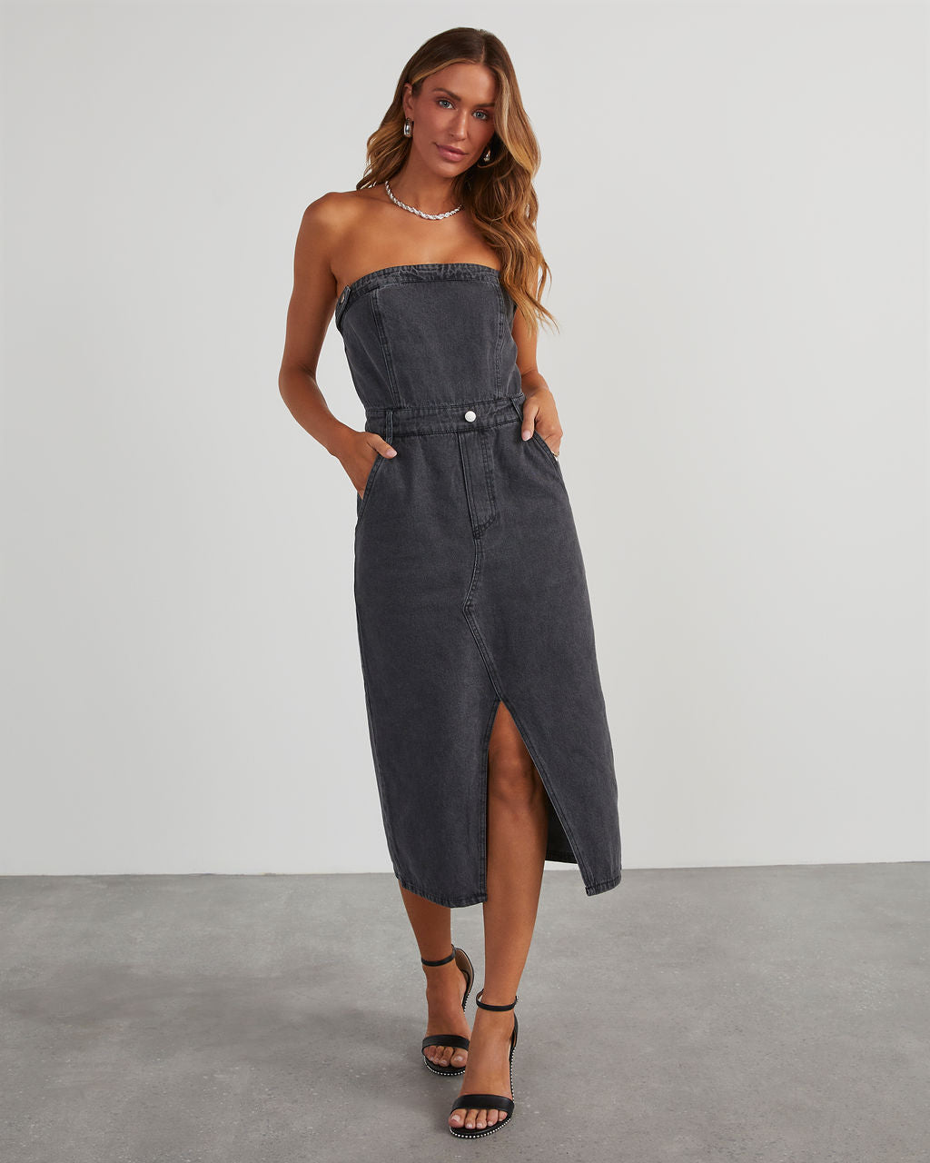 Edgy Era Denim Straplez Midi Elbise